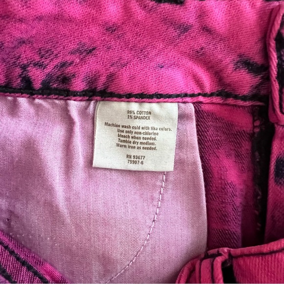 EUC Decree Pink Jean Shorts Size 5 - Picture 5 of 5